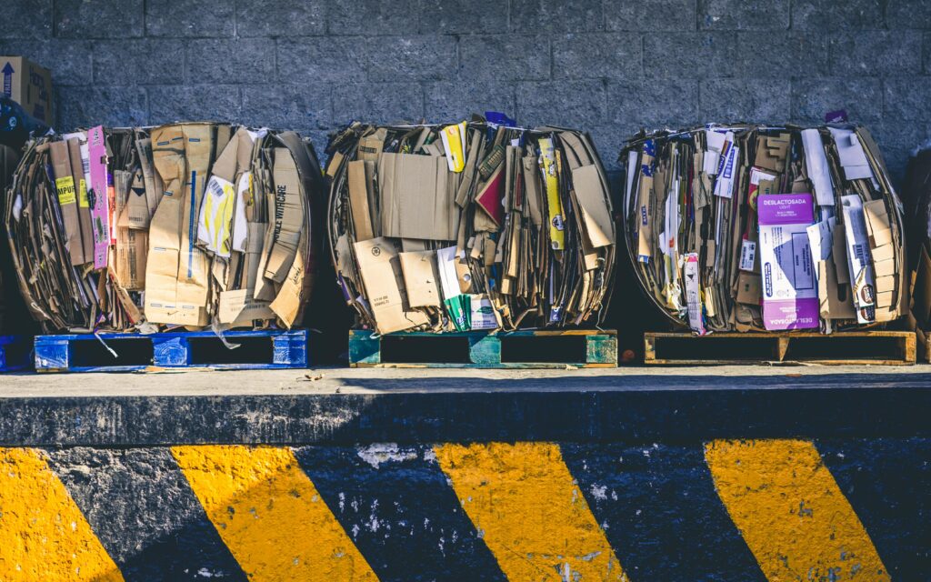 Alfonso Navarro unsplash.com/s/photos/waste-management